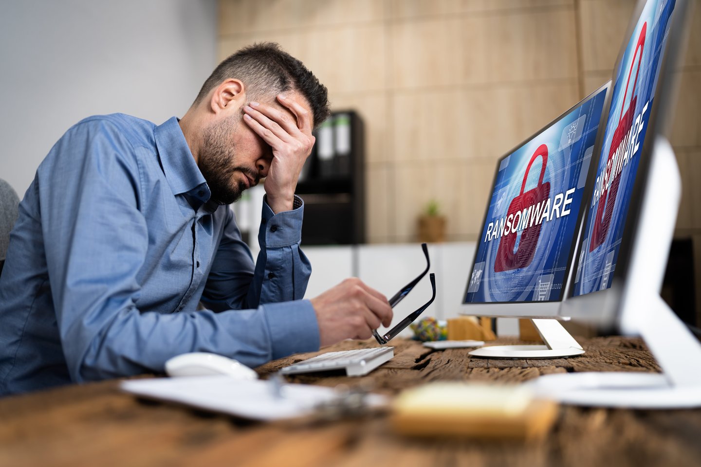 Data leaked from Registry Center could activate scammers: how not to be deceived